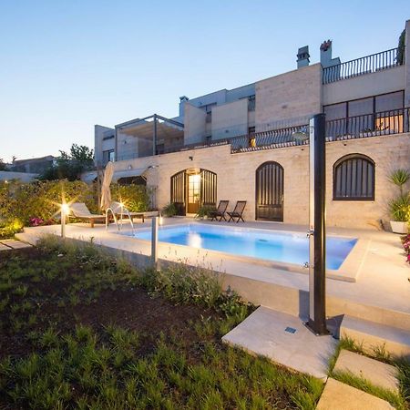 Melody M Apartment With Private Pool Split Exterior foto